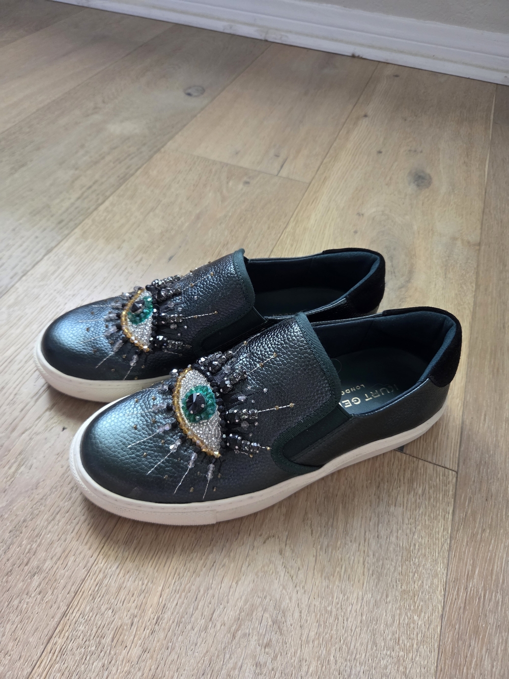 Kurt Geiger London Leah Eye Slip-On Sneakers Green Crystal Eye